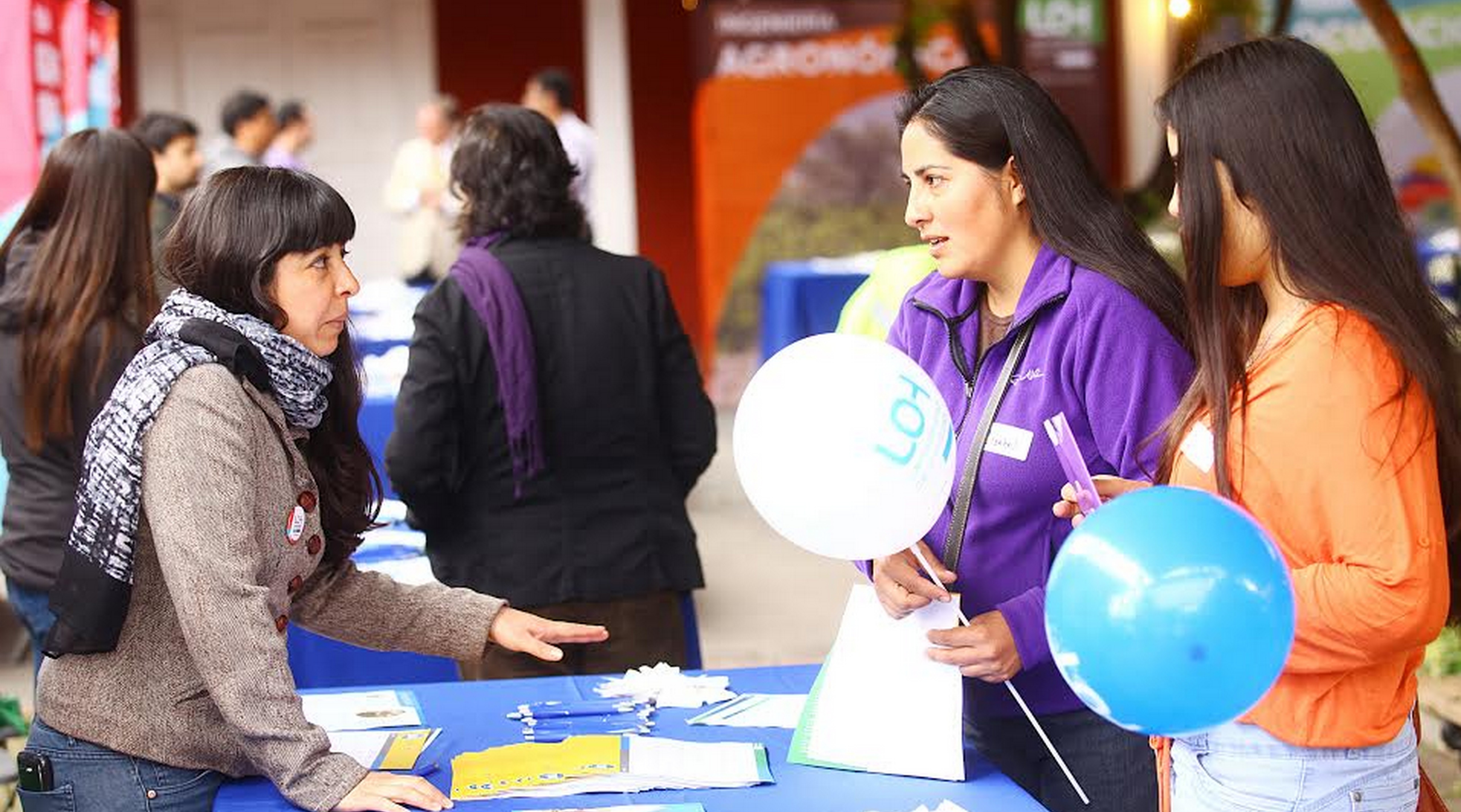 Más de mil personas asistieron a Feria del Postulante UOH