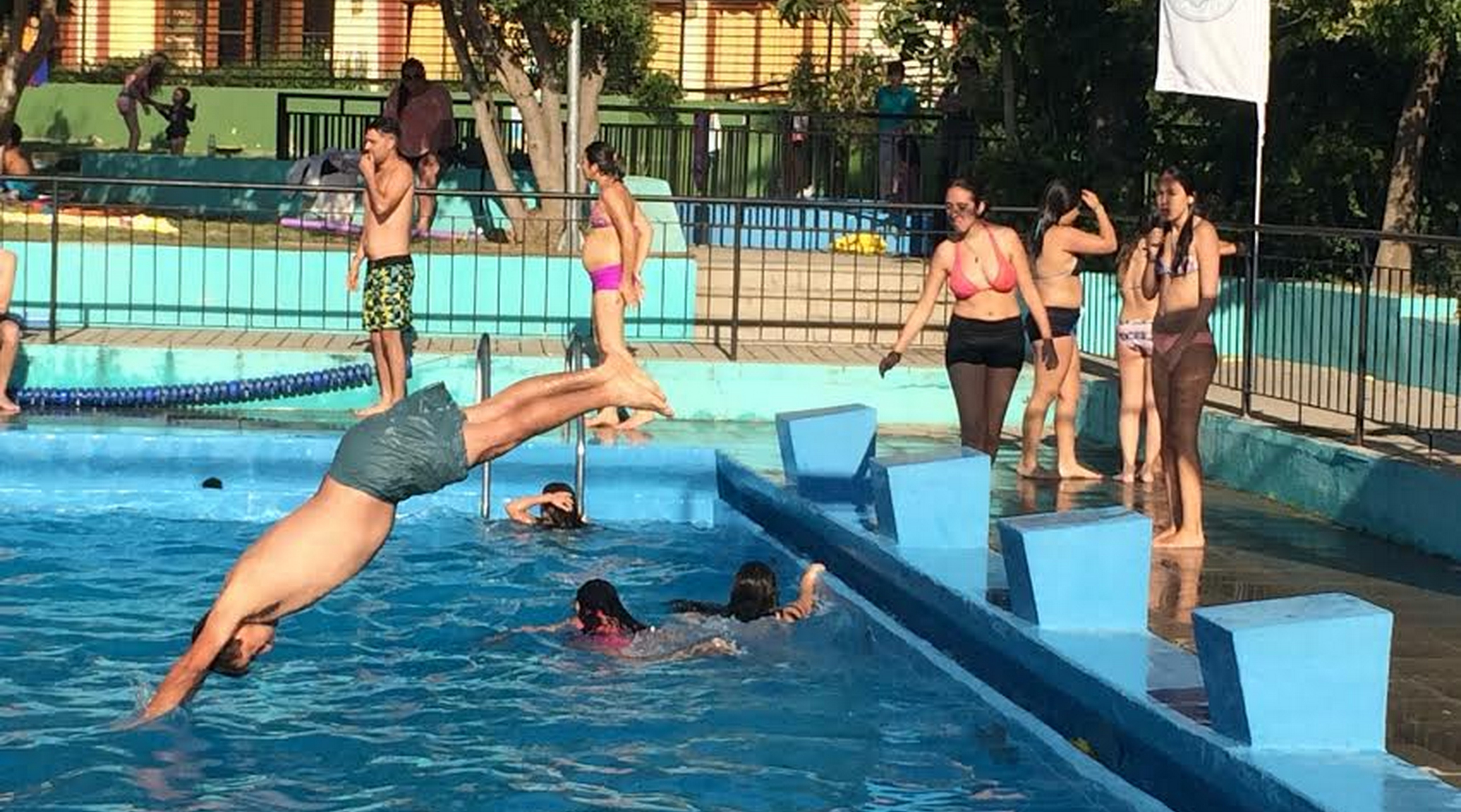 Inauguran piscina municipal de Machalí