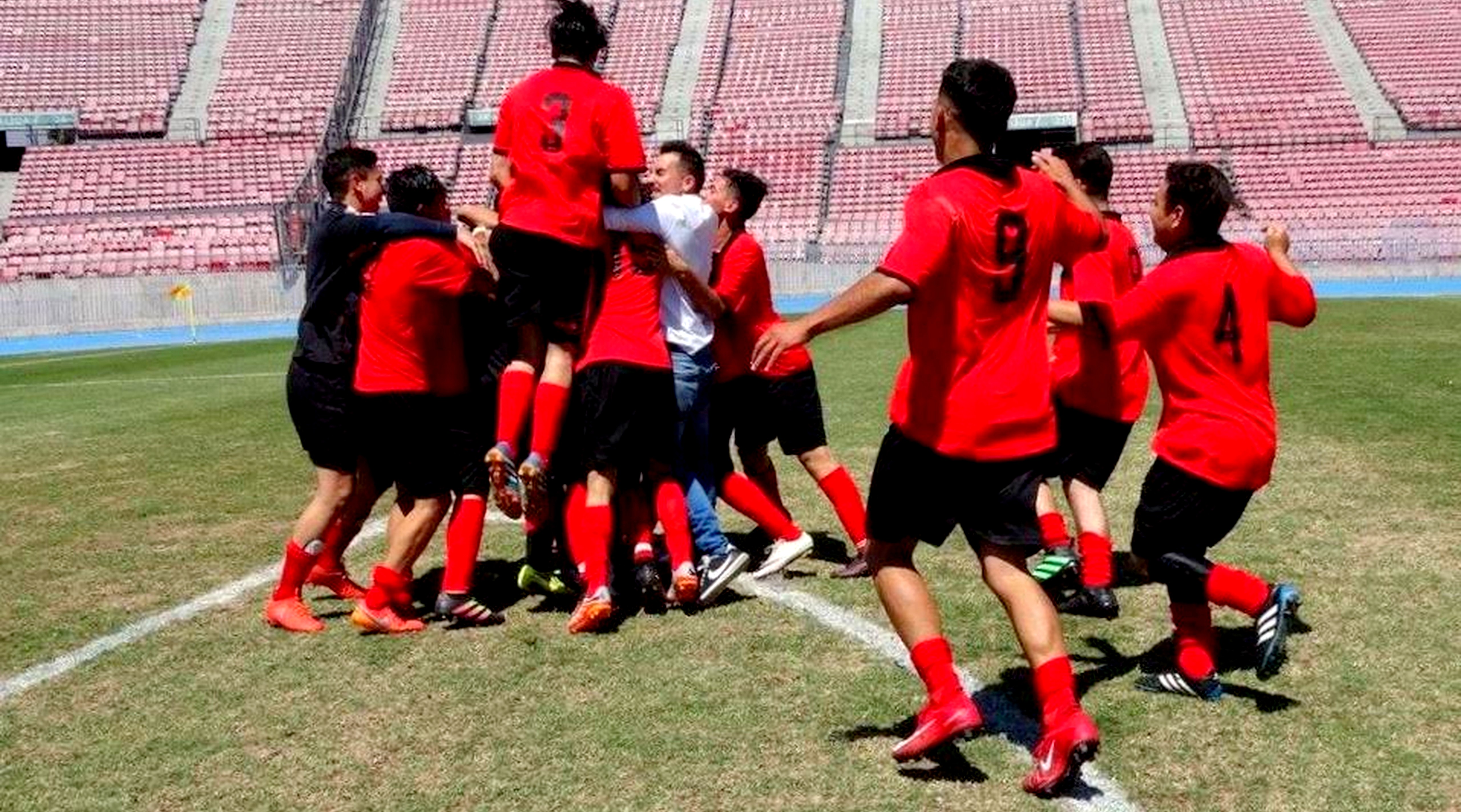 Efimach repitió la hazaña: «Campeón Copa Estadio Nacional»