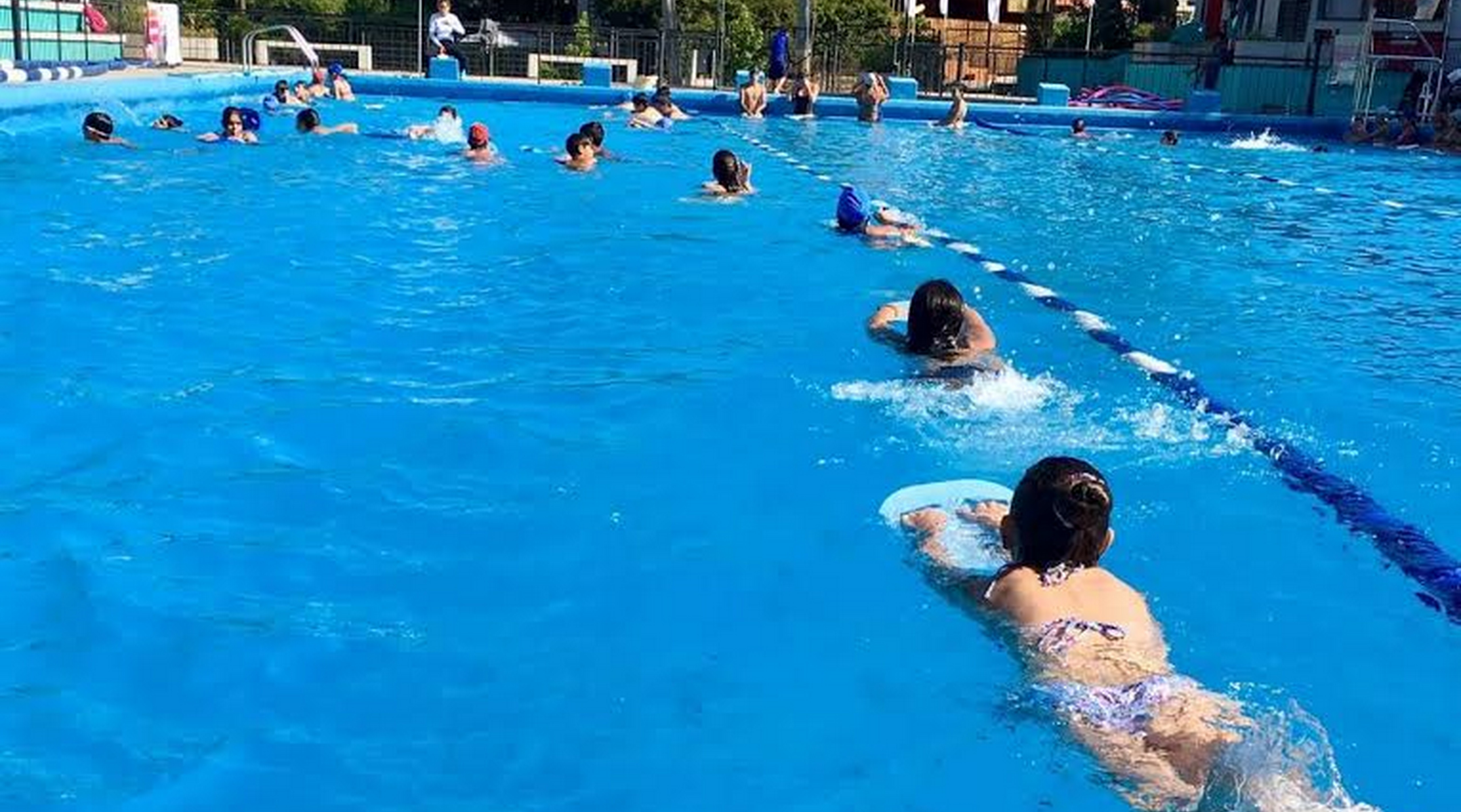 Machalí inició sus cursos de natación