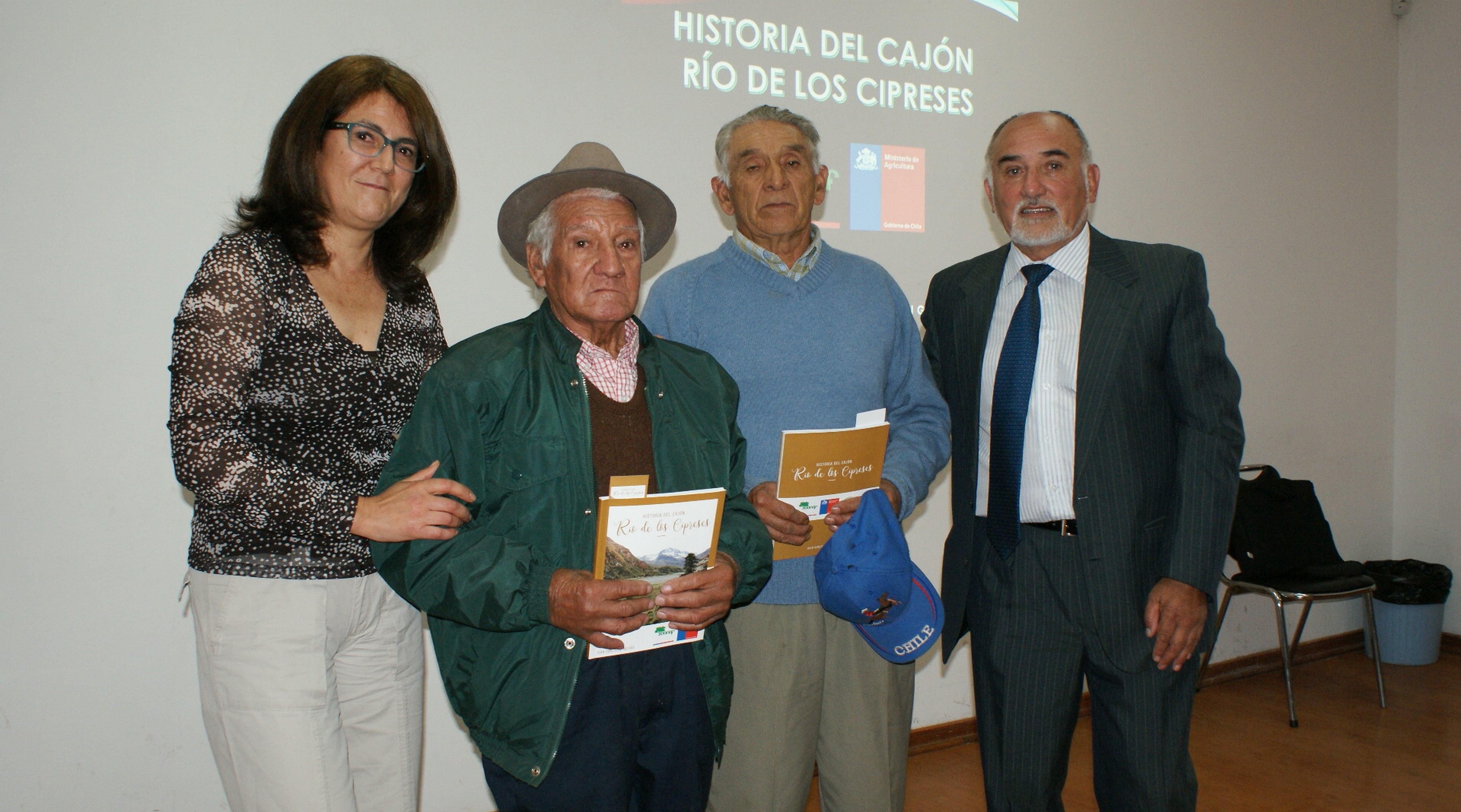 CONAF lanza libro Historia del Cajón Río de los Cipreses