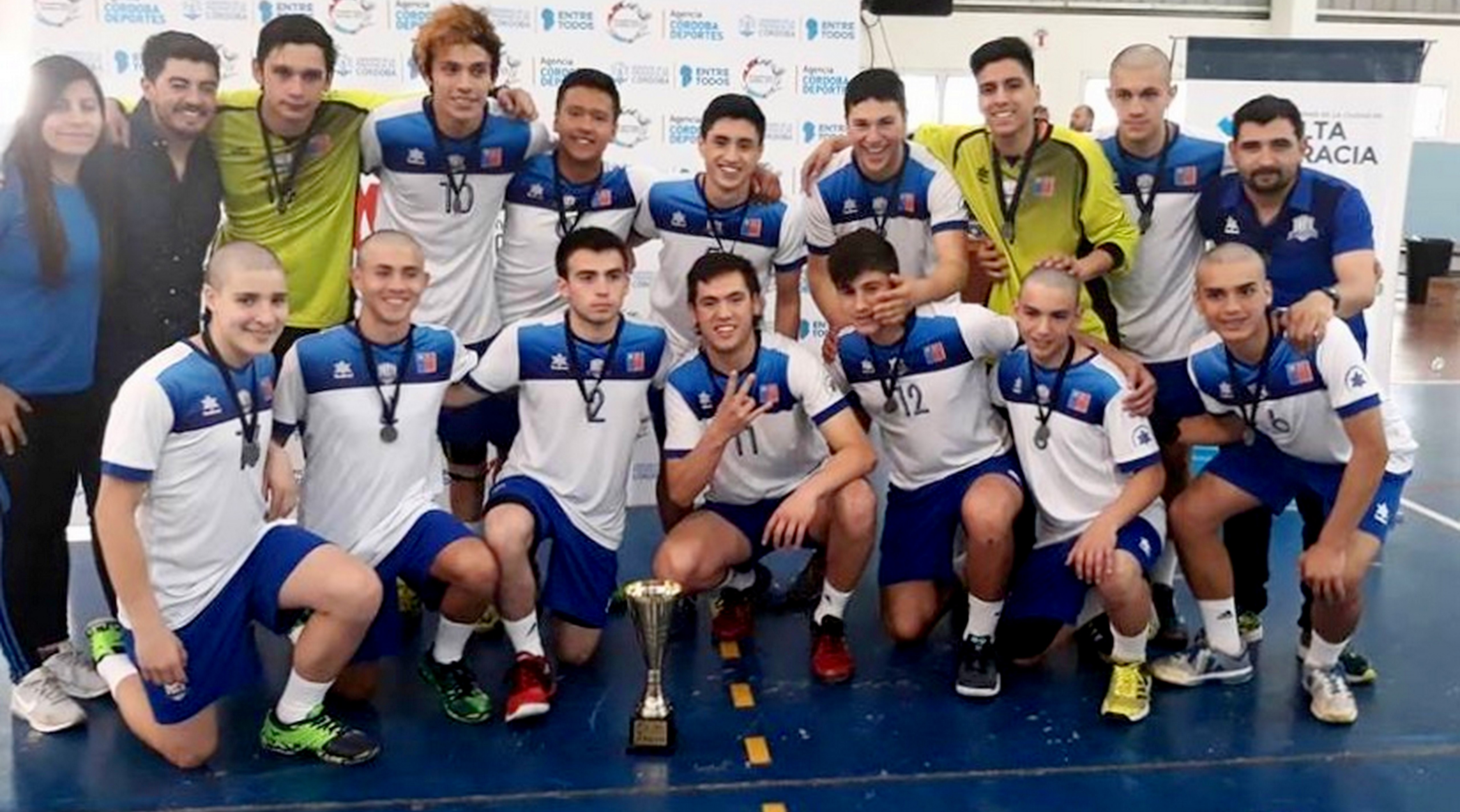 Balonmano machalino obtiene medalla de plata en los «Juegos Binacionales»