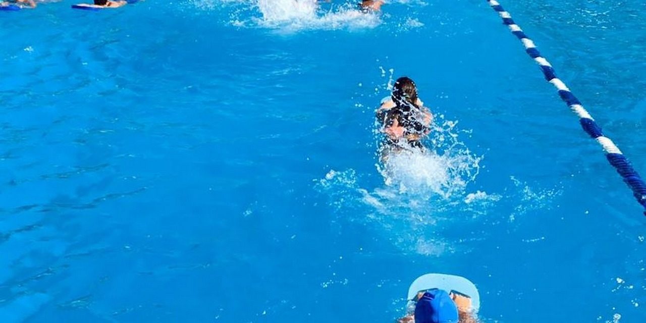 Estas son las fechas de inscripción para los cursos de natación en piscina de Machalí