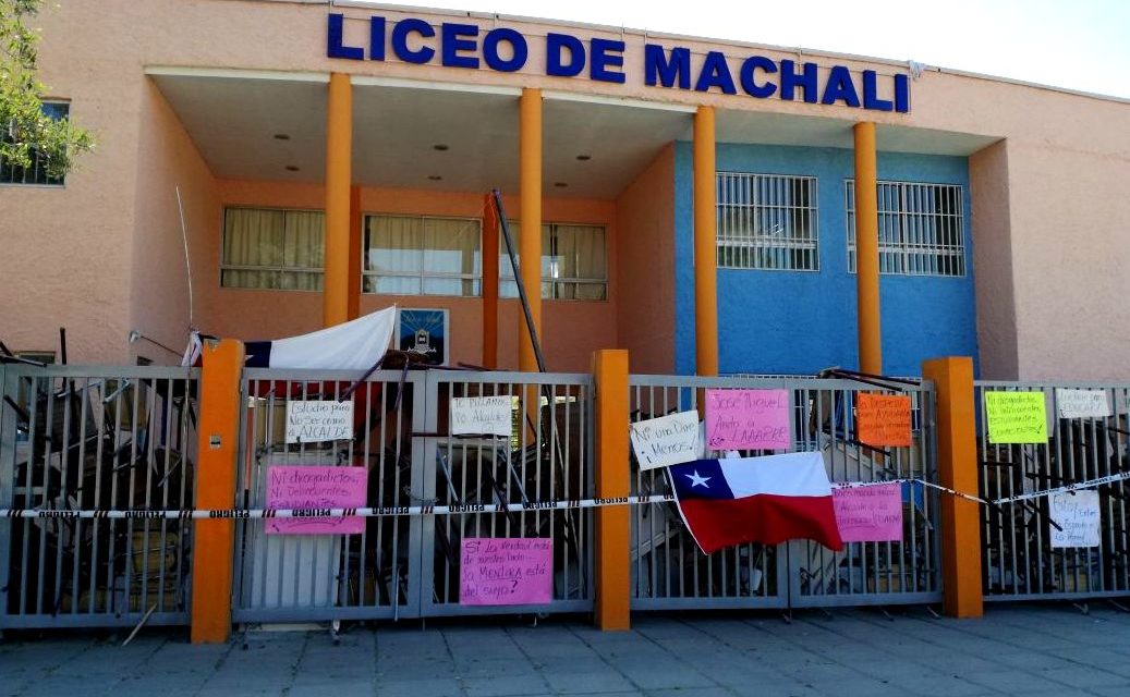 Liceo de Machalí cumple dos semanas en toma