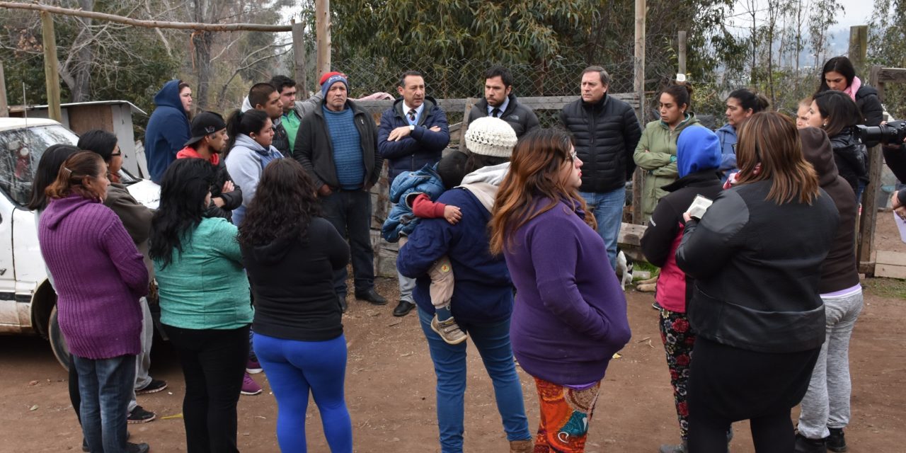 Seremi del Minvu visitó población 12 de febrero en Machalí