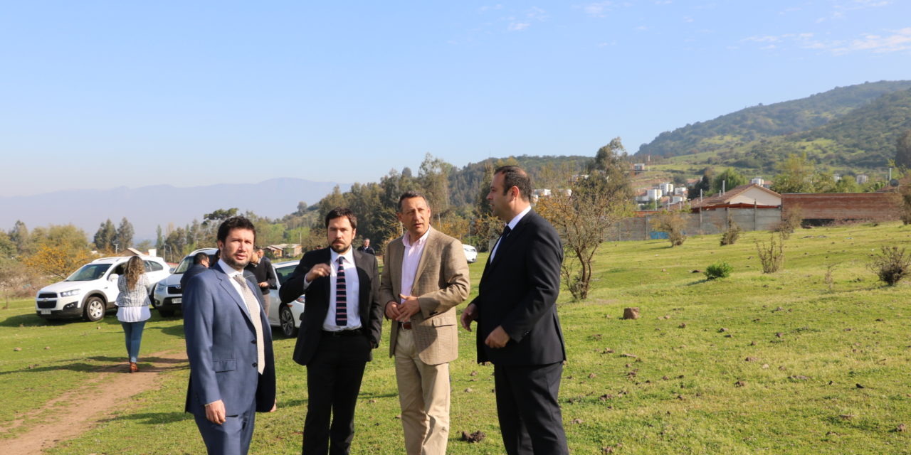 Autoridades visitan terreno donde se construirá nuevo Centro de Referencia de Salud para Machalí