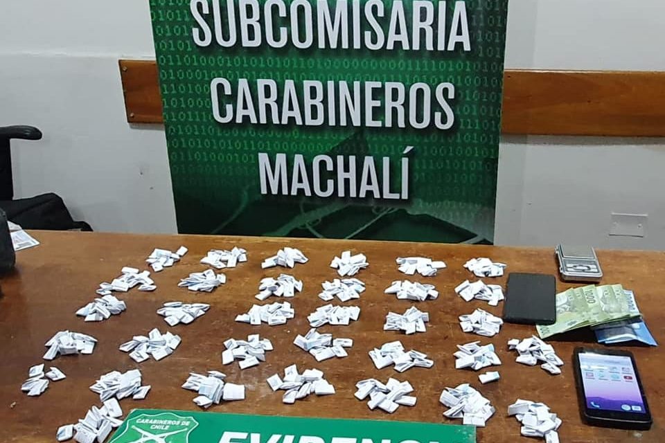 Carabineros detiene a sujeto por microtráfico de drogas en Machali