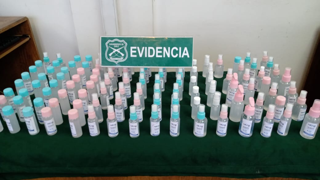 Detienen a sujeto por venta ilegal de  supuesto alcohol gel