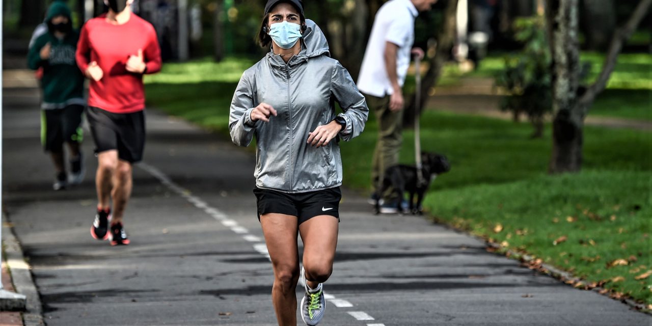 ¿Es recomendable usar mascarilla para hacer deporte?