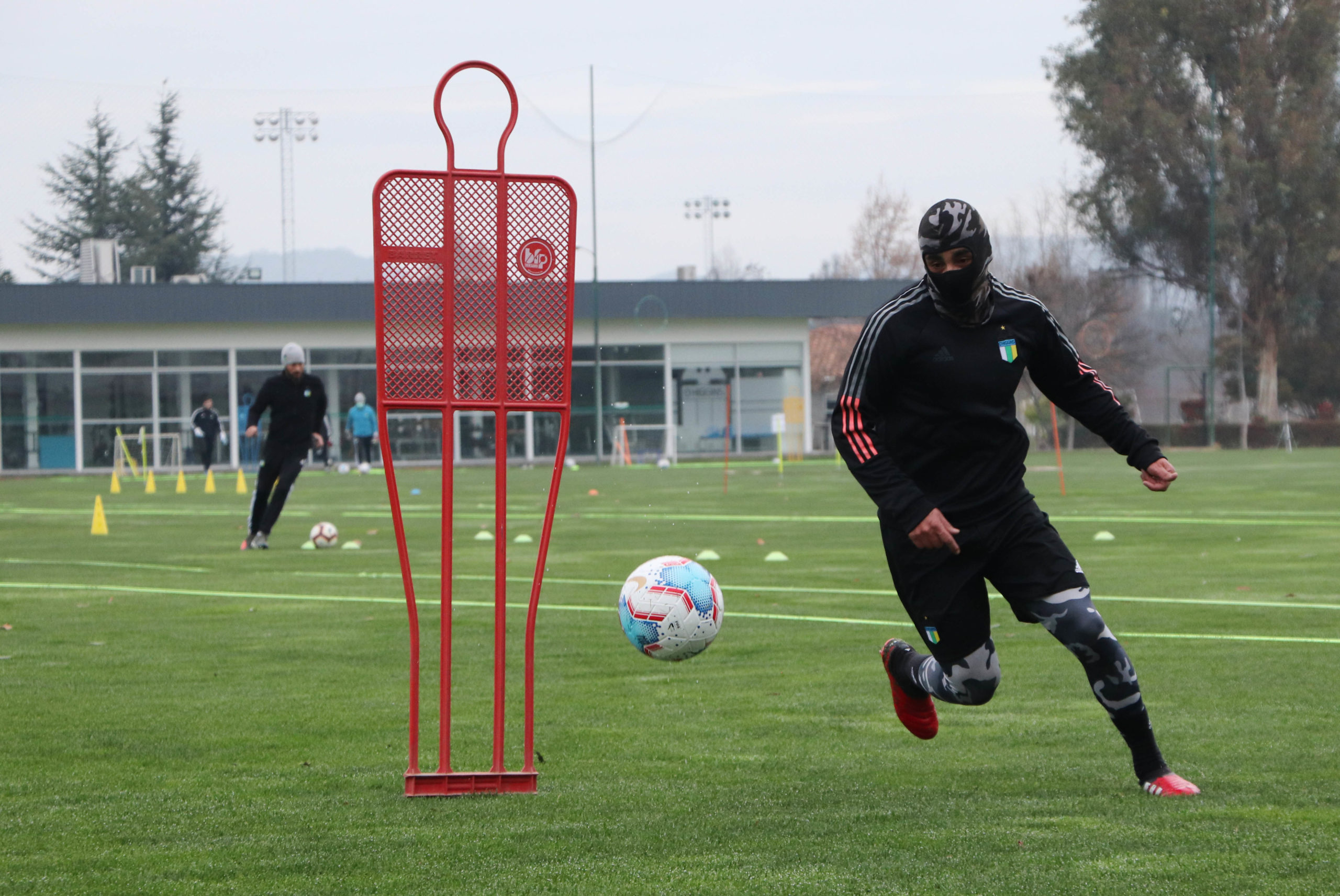 Anuncian plan de retorno gradual a los entrenamientos del deporte profesional