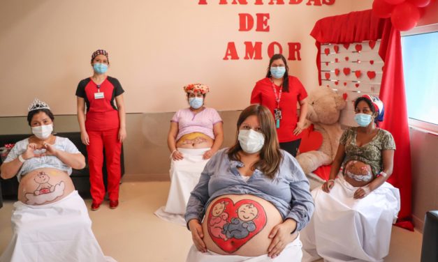 Pintan guatitas a pacientes embarazadas del Hospital Regional