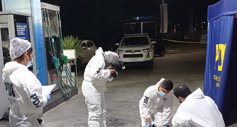 Investigan muerte de hombre en bencinera de Carretera del Cobre