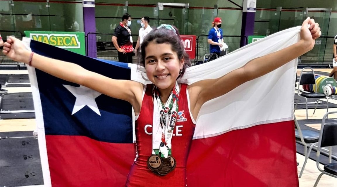 Pequeña Levantadora de Pesas de Machalí sumó 5 medallas de bronce en el Panamericano de México