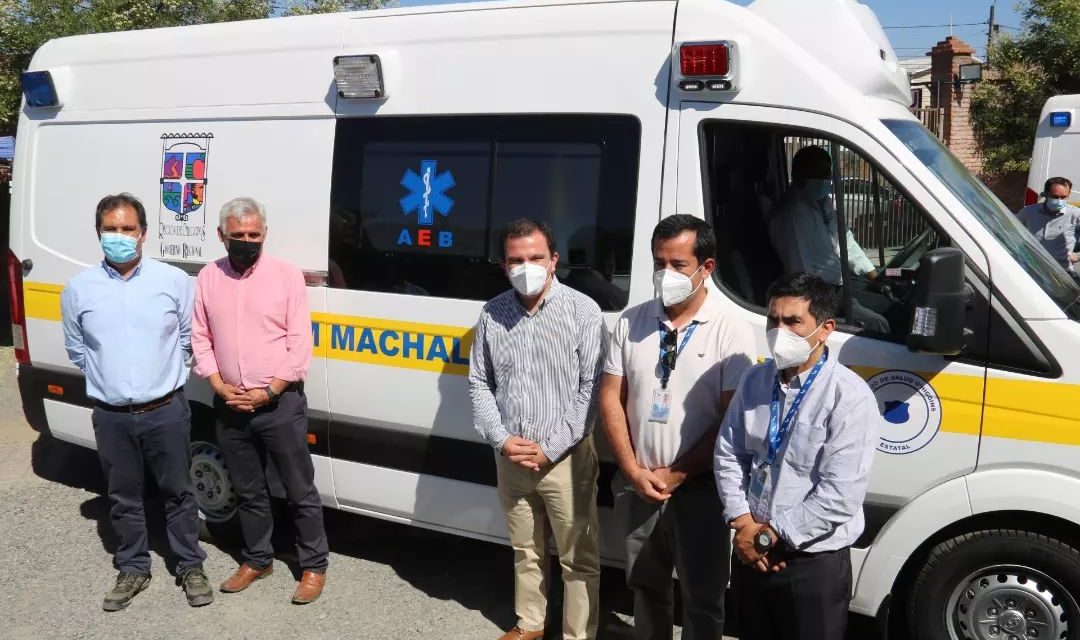 Entregan nueva ambulancia a servicio de urgencia de Machali