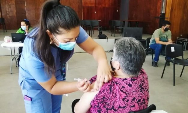 Seremi de Salud llama a mayores de 80 años a vacunarse con bivalente