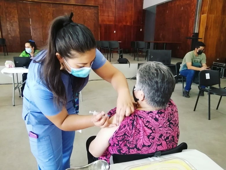 Seremi de Salud llama a mayores de 80 años a vacunarse con bivalente