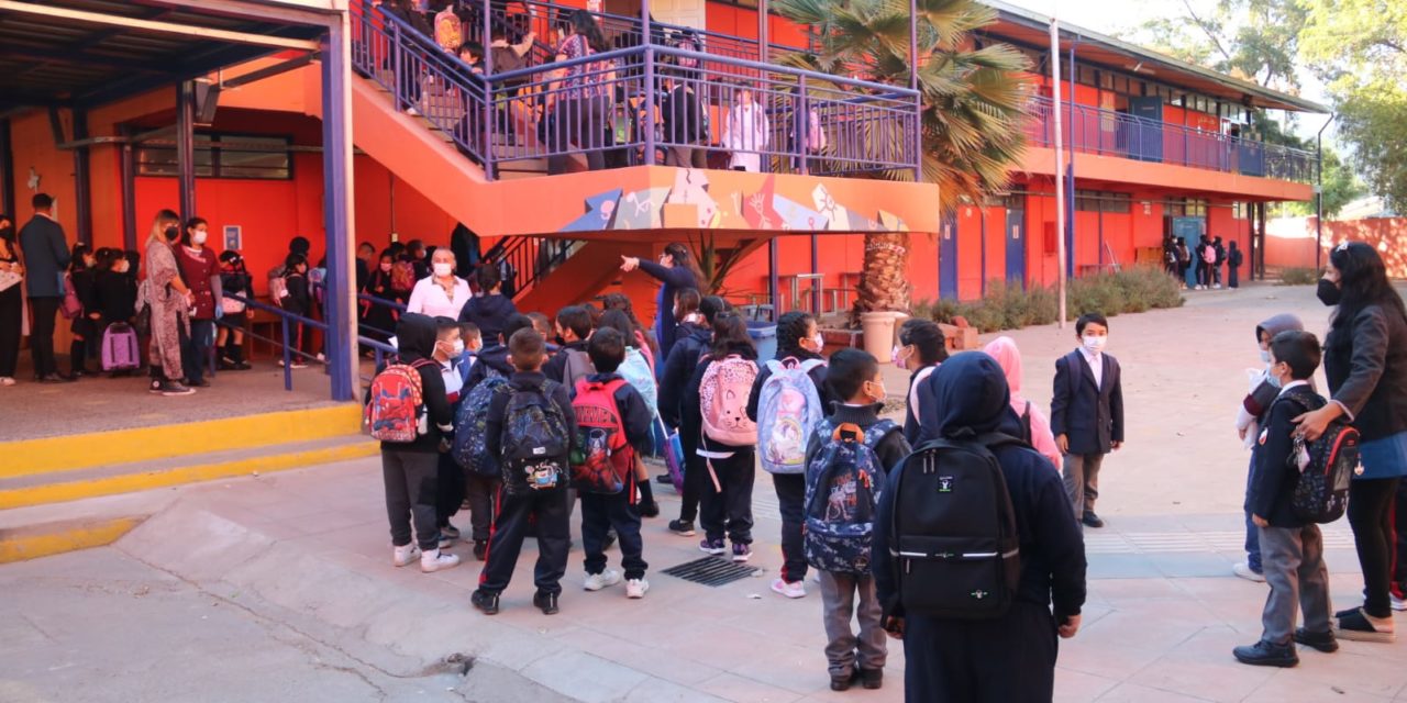 Aprueban recursos para entregar útiles escolares a todos los estudiantes de colegios municipales de Machalí