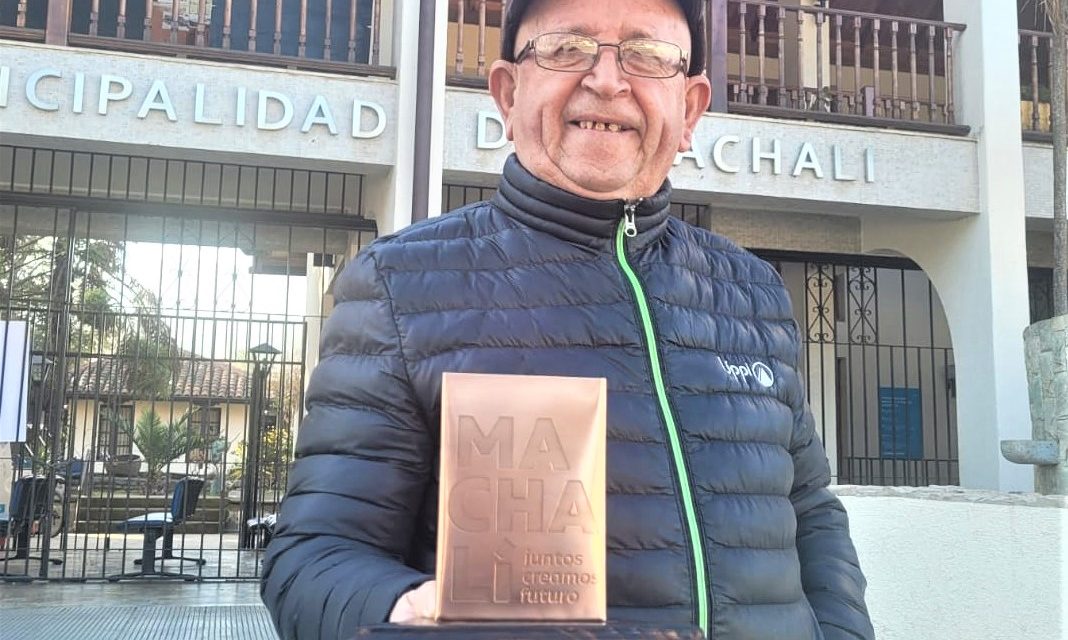 «Tio Polilla» recibe homenaje por su aporte a la cultura de Machalí