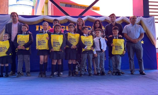 <strong>Machalí inicia el Año Escolar entregando set de útiles escolares y con proyectores inteligentes y aires acondicionados en todas sus salas de clases</strong>