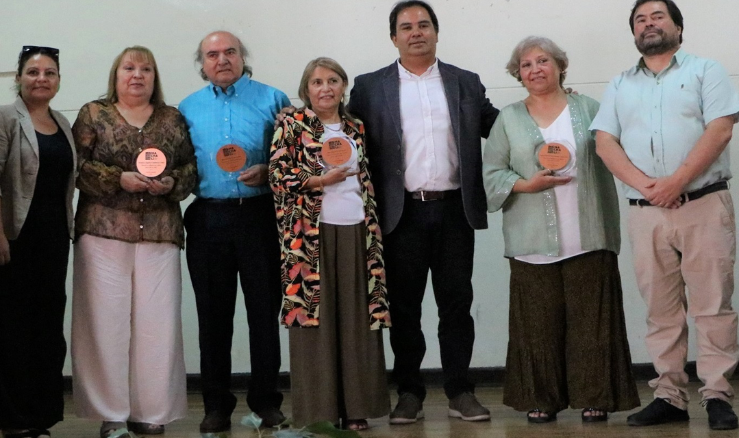 Realizan ceremonia de retiro de docentes de Machali