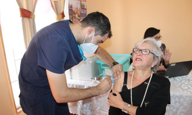 Machalí alcanza la máxima cobertura a nivel regional en la inoculación de Adultos Mayores con la vacuna Pneumo 23