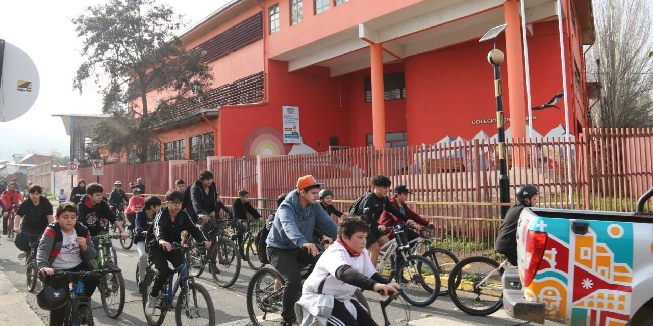Exitosa 1ª Cicletada Familiar del colegio Los Llanos de Machalí